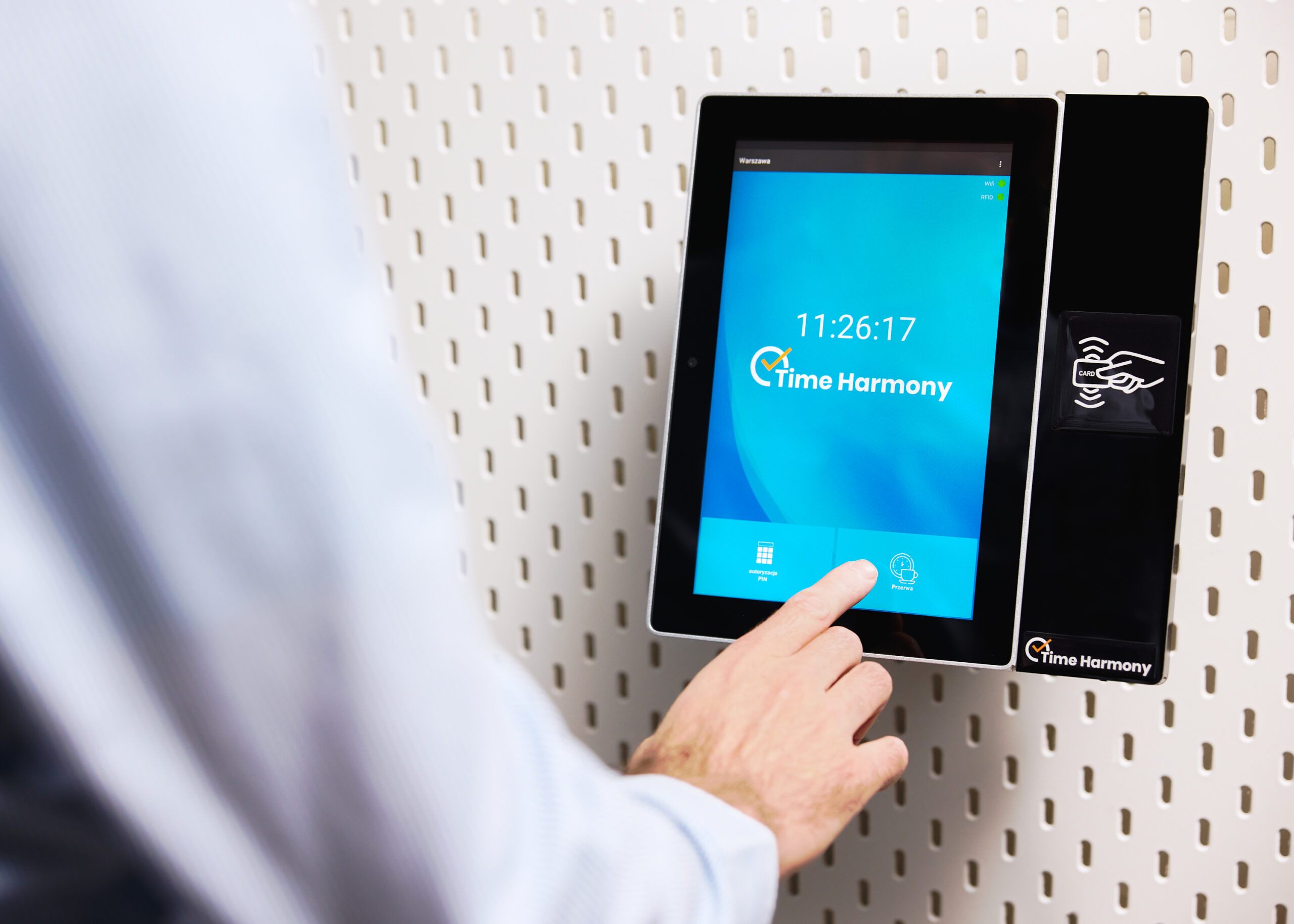 Time Harmony_BLOG_ Access control vs time tracking system